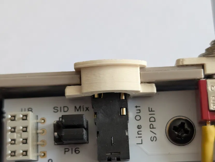 Miếng che (Shield) cho jack âm thanh trên C64 Ultimate - Image 2