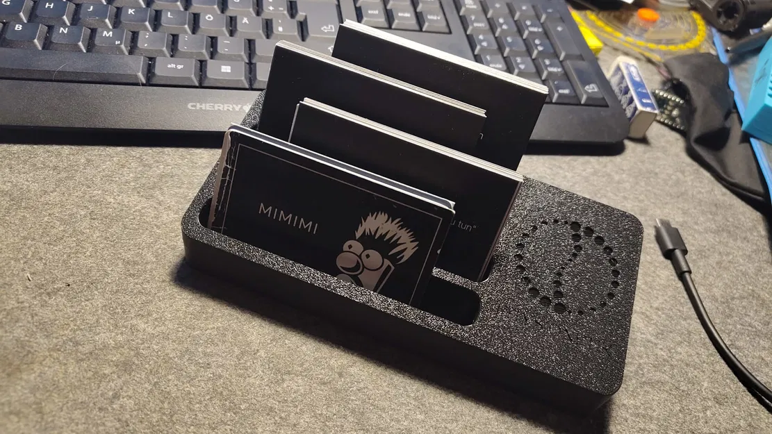 Kệ để danh thiếp tích hợp thẻ NFC - Image 1