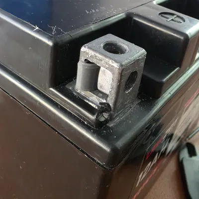 Giá đỡ ốc vít cho cực bình ắc quy