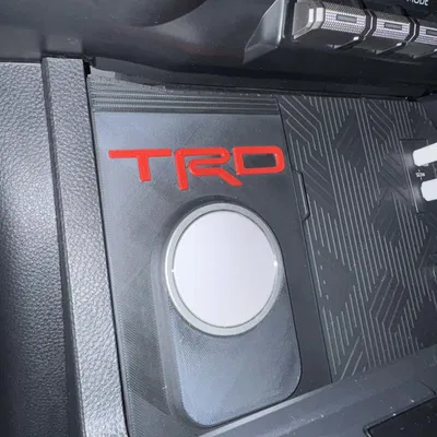Đế sạc Magsafe in 3D tích hợp logo TRD cho Toyota Tacoma 4th Gen