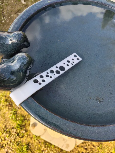 Bee-Safe-Ladder - Chiếc thang cứu hộ cho ong - Image 1