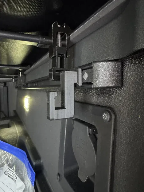 Móc Treo Thanh Ray Thùng Xe Toyota Tacoma Thế hệ thứ 4 - Image 2