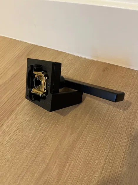 Khóa cửa an toàn cho trẻ em (Dành cho tay nắm Kwikset Halifax) - Image 2