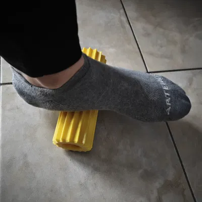 Con lăn massage bàn chân hỗ trợ giảm viêm cân gan chân