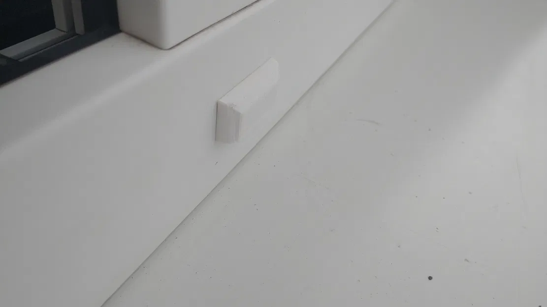 Nắp che lỗ thoát nước cửa nhựa PVC - Image 1