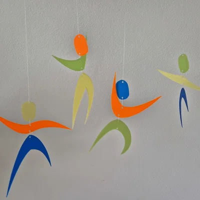 Mẫu treo nôi vũ công phong cách Montessori