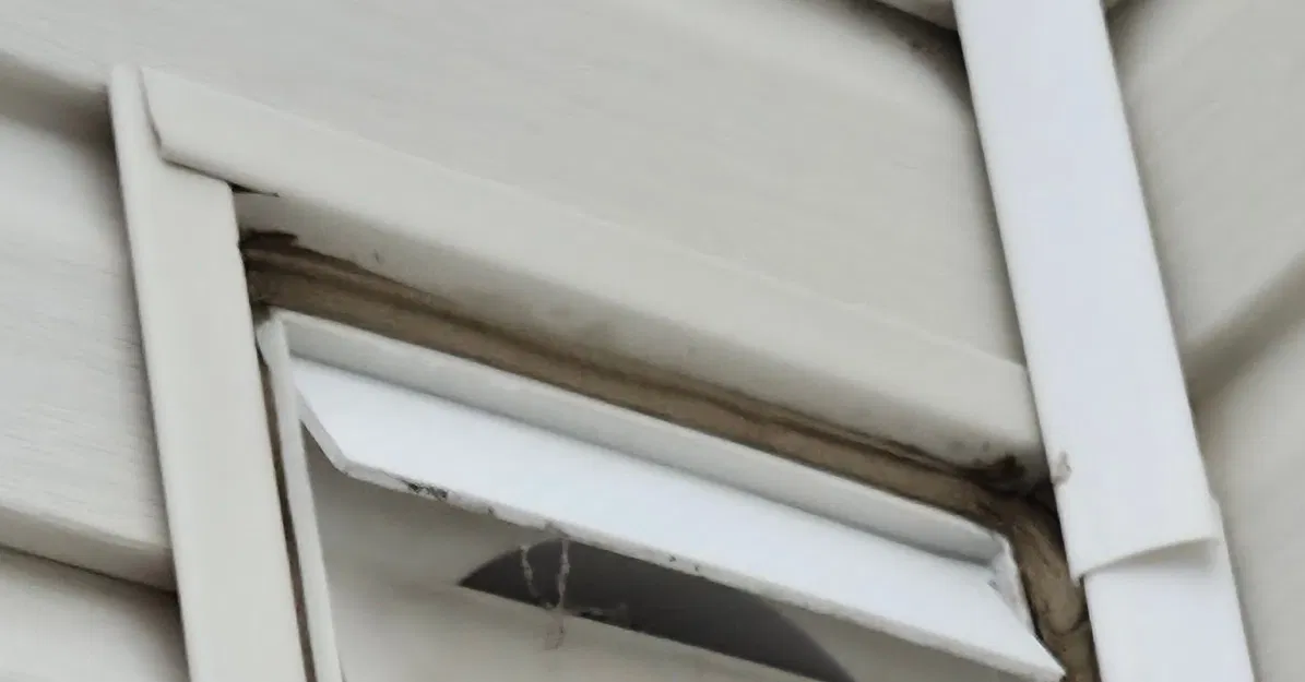 Cánh lật thay thế cho nắp thông gió (Vent cover flapper) bền bỉ - Image 1