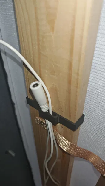 Kẹp giữ dây cáp cho bảng 70x15mm - Image 1