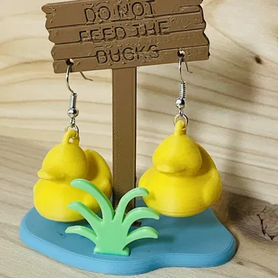 Đế treo bông tai hình vịt cao su - Món quà xinh xắn