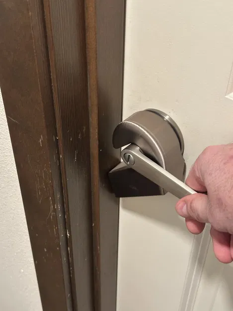 Khóa Chặn Tay Gạt Cửa - Image 4