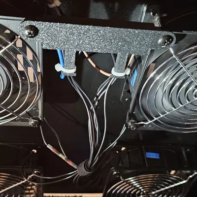 Bát gắn quạt nóc tủ rack Sysracks cho dây nguồn