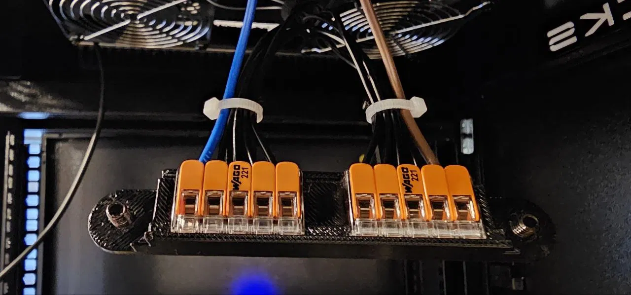 Bát gắn quạt nóc tủ rack Sysracks cho dây nguồn - Image 2