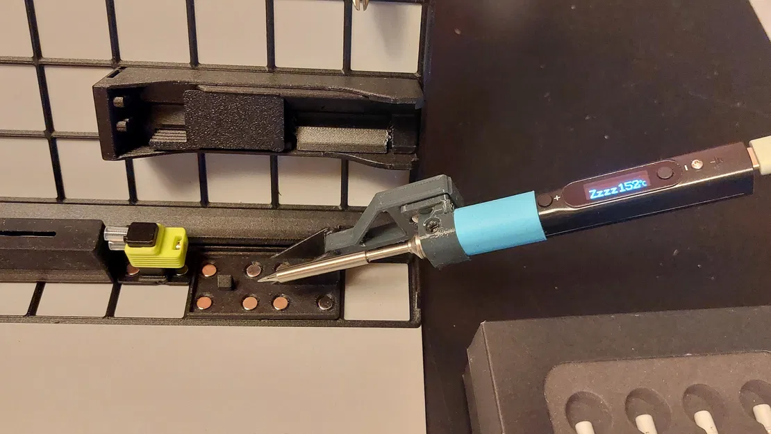 Đế cắm Pinecil cho bộ giữ mỏ hàn Soldr - Image 1