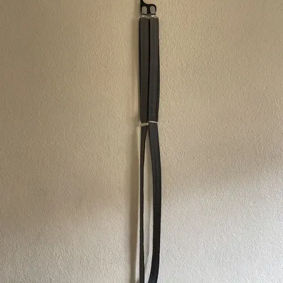 Móc Treo/Kẹp Dây Đai Quần (Suspenders) Gắn Tường