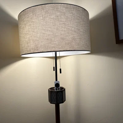 Giá đỡ remote/điện thoại phong cách Art Deco tùy chỉnh gắn thân đèn sàn
