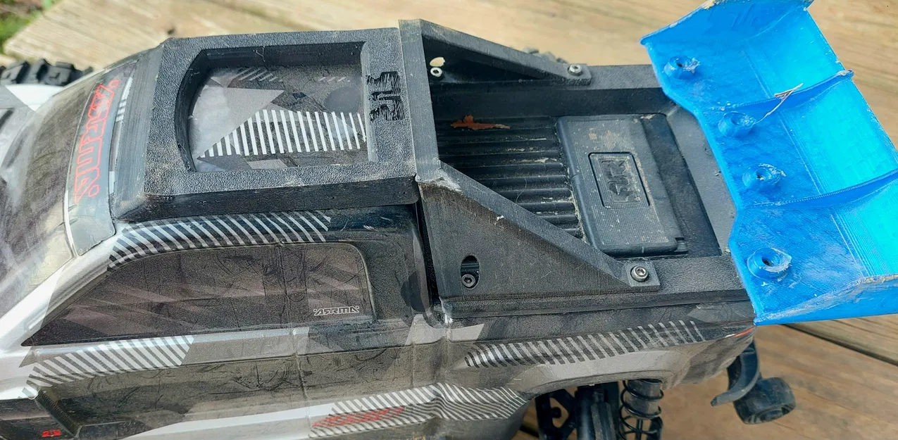 Ốp bảo vệ mui xe Arrma Granite 223s V4 - Image 2