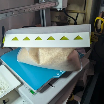 Kẹp Niêm Phong Túi Ziplock - Giải Pháp Bảo Quản Thực Phẩm 3D