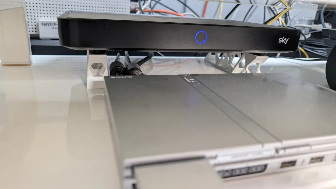 Chân đế cho đầu thu Sky Q - Image 3