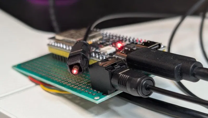 Vỏ hộp cho thiết bị chuyển đổi âm thanh số TOSLINK chạy ESPHome - Image 1