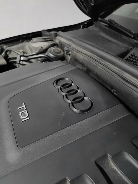 Logo Audi gắn nắp máy cho xe Audi A4 B8 - Image 1