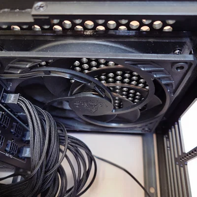 Ngàm gắn quạt trước cho vỏ máy Ncase M2 Grater