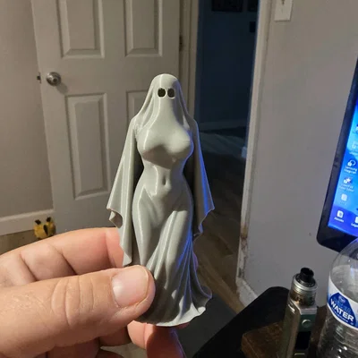 Vẻ Đẹp Ma Mị – Tượng Nữ Hồn Ma