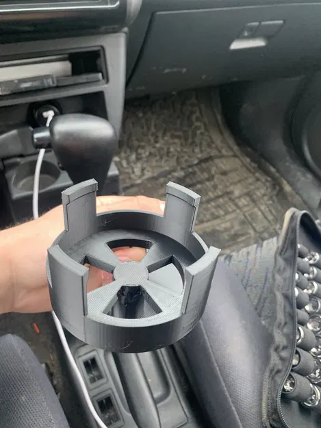 Giá đỡ cốc cho Toyota RAV4 đời 1996-2000 - Image 1