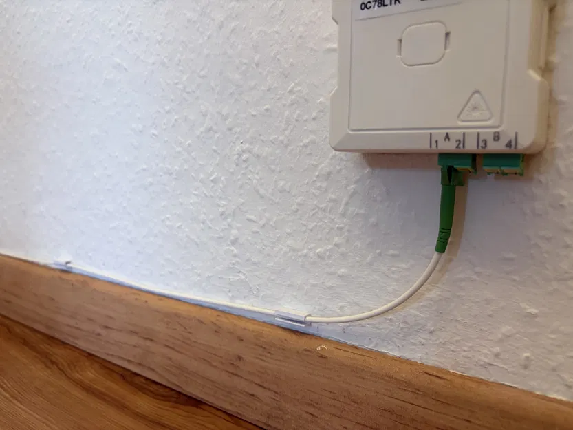 Kẹp giữ cáp quang - Image 1