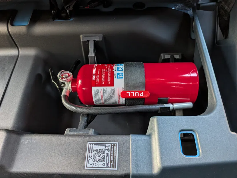 Giá đỡ bình chữa cháy FITS dưới ghế xe Ford Maverick - Image 1