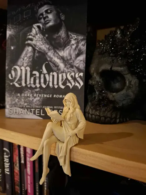 Mô hình trang trí The BookBabe - Cô gái đọc sách in 3D - Image 1