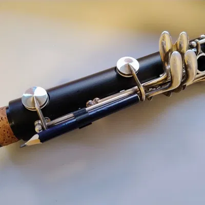 Kẹp giữ bút chì trên kèn Clarinet - Phụ kiện tiện lợi cho nghệ sĩ