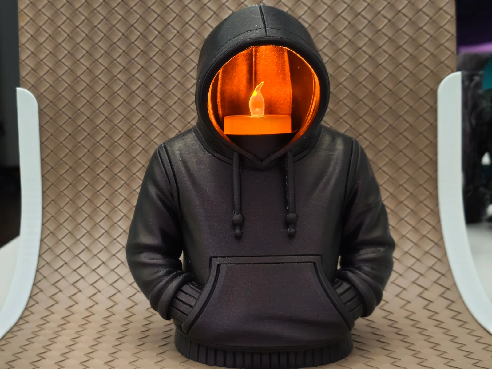 Đế đèn LED Tealight hình áo Hoodie (phiên bản có mũ) 1