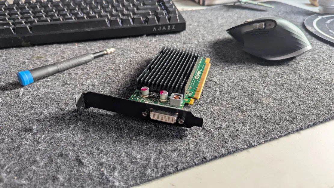 Giá đỡ (bracket) 3D cho card đồ họa NVIDIA NVS 300 chuyên dụng - Image 1