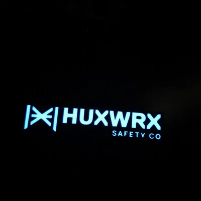 Bảng hiệu treo tường HUXWRX Safety Co 3D - Thiết kế trang trí