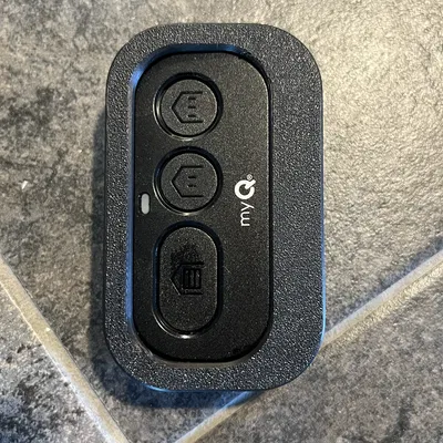 Giá treo tường cho điều khiển cửa cuốn myQ Model L993M