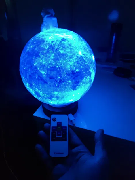 Đèn ngủ phi hành gia ngồi trên mặt trăng trang trí 3D ấn tượng - Image 2