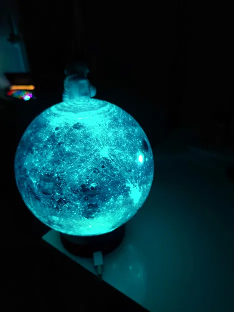 Đèn ngủ phi hành gia ngồi trên mặt trăng trang trí 3D ấn tượng - Image 3