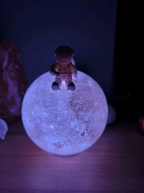 Đèn ngủ phi hành gia ngồi trên mặt trăng trang trí 3D ấn tượng - Image 7