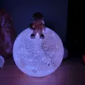 Đèn ngủ phi hành gia ngồi trên mặt trăng trang trí 3D ấn tượng - Thumbnail 7