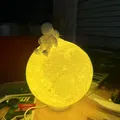 Đèn ngủ phi hành gia ngồi trên mặt trăng trang trí 3D ấn tượng - Thumbnail 9