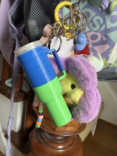 Móc khóa đựng son dưỡng kiểu Yeti xinh xắn (Small ChapStick Holder) - Image 1