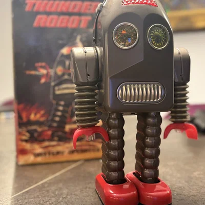 Mô hình 3D Robot Thunder cổ điển thập niên 1950 đầy hoài niệm