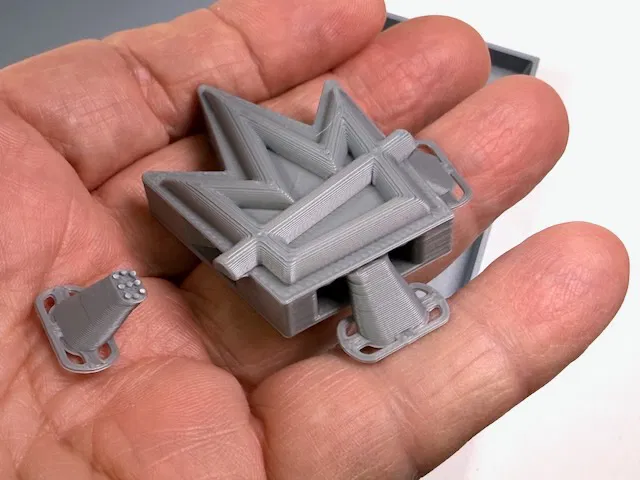 Còi NO KINGS - Phụ kiện biểu tình nhỏ gọn - Image 8