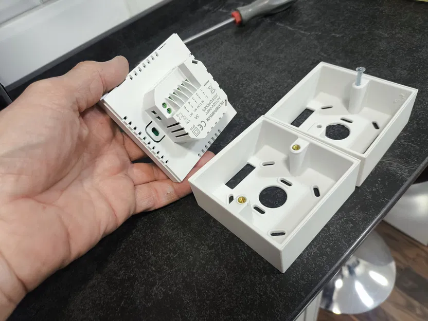 Hộp gắn nổi cho bộ điều nhiệt (thermostat) - Image 1