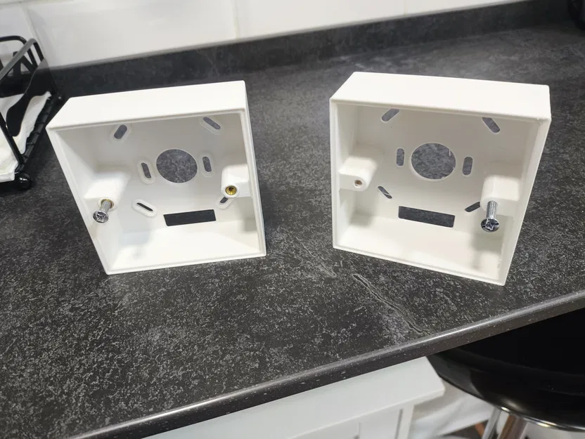 Hộp gắn nổi cho bộ điều nhiệt (thermostat) - Image 4