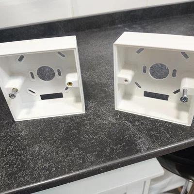 Hộp gắn nổi cho bộ điều nhiệt (thermostat)