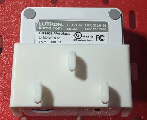 Giá đỡ Lutron Caseta Smart Hub cho bảng treo Skadis - Image 8