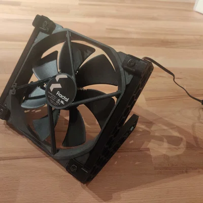 Chân đế quạt 140mm góc 45 độ tiện lợi cho máy in 3D