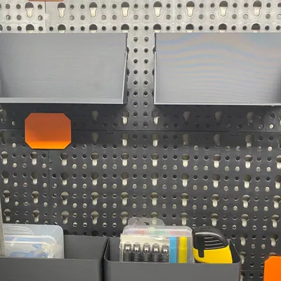 Kệ treo đơn giản cho bảng dụng cụ