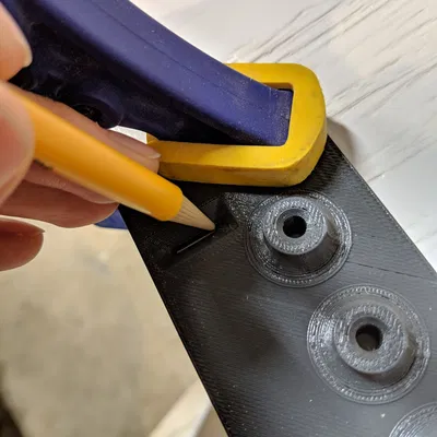 Cữ khoan (Drill Jig) dùng cho chốt đỡ kệ điều chỉnh